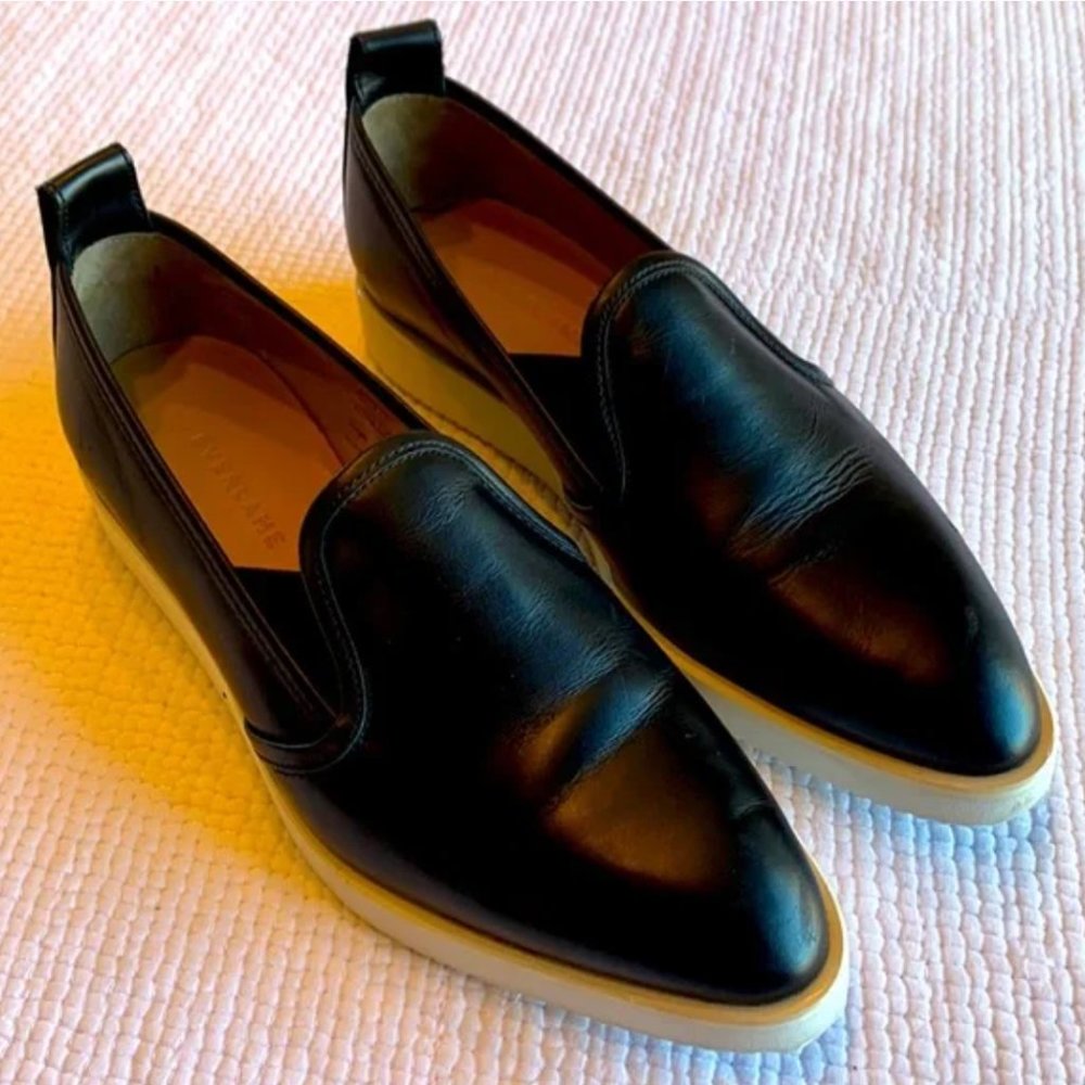 Everlane Black Leather Slip On Shoe Size 7